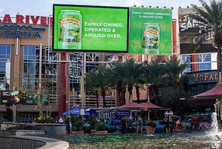 户外广告和超本地营销将成为品牌主的必杀技。